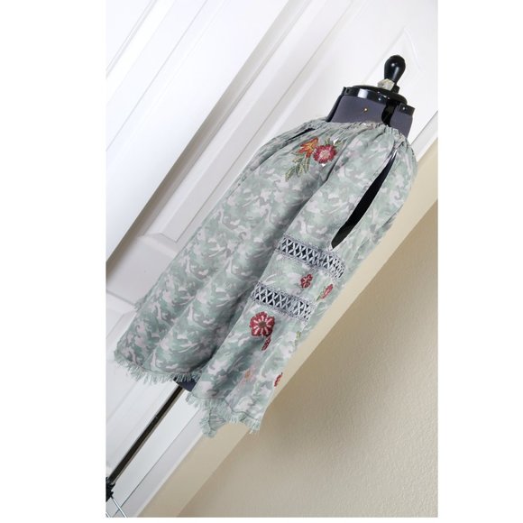 Camo OTS Embroidered Blouse - Picture 9 of 11